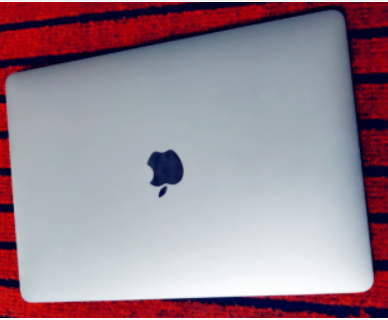 个人自用的苹果MacBook Air。带票据 个人自用的苹果MacBook Air。带票据